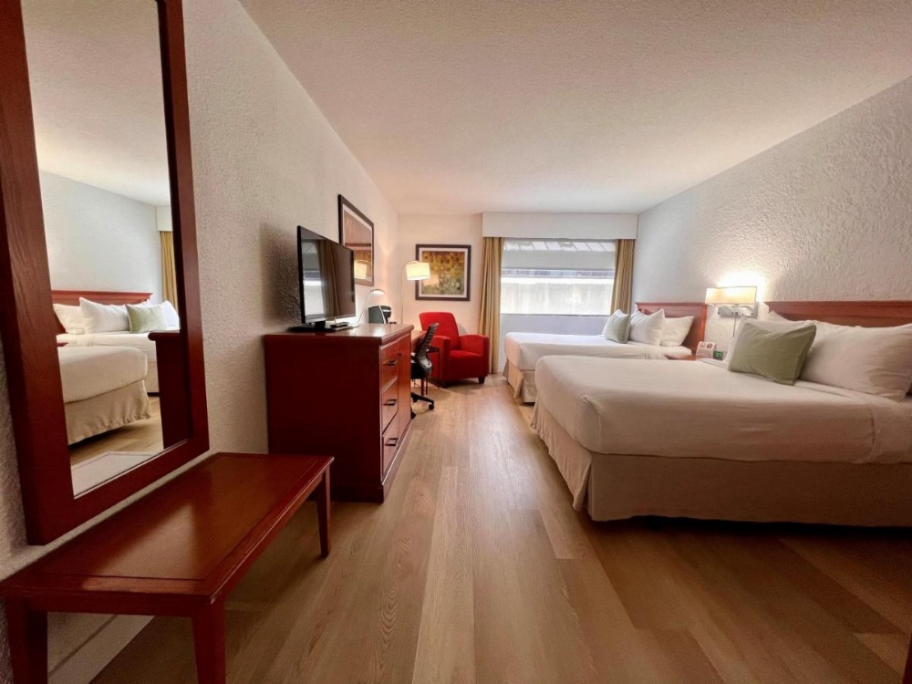 Room image 3